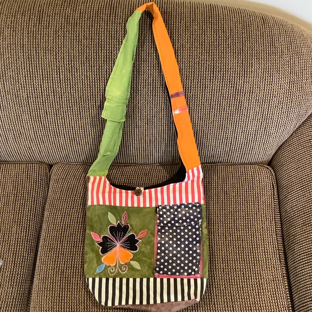 Crossbody Hobo Bag, comfort with lots of room! Free keychain